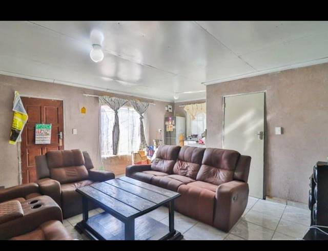 3 BEDROOM HOUSE FOR SALE IN KENILWORTH